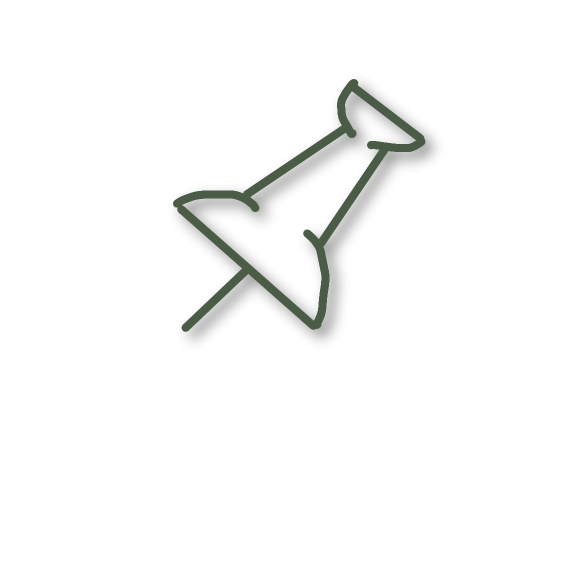 Roter Pin auf weißem Papier für organisatorische Informationen